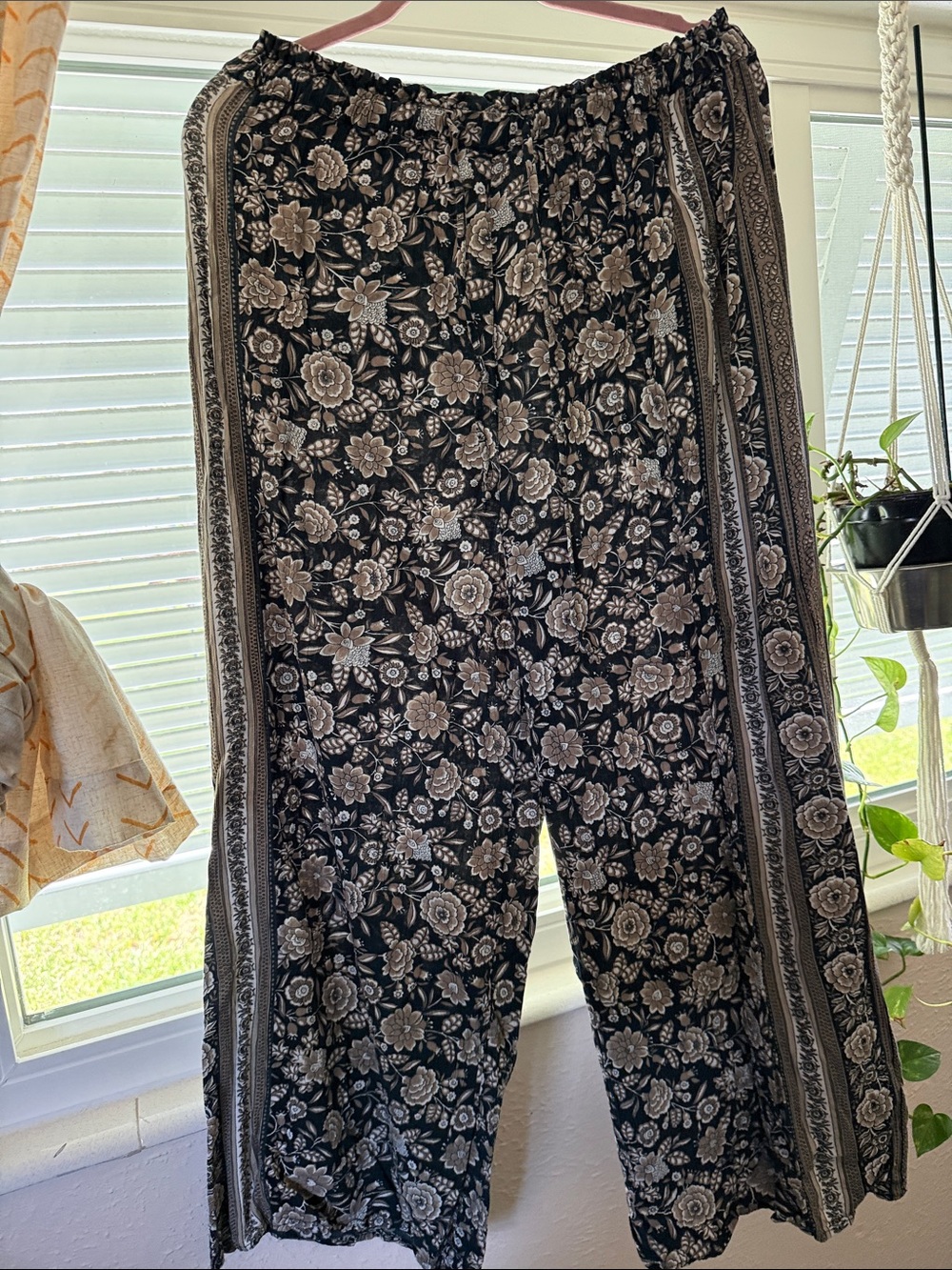 American Eagle Outfitters Black & Cream Floral Wide-Leg Pants